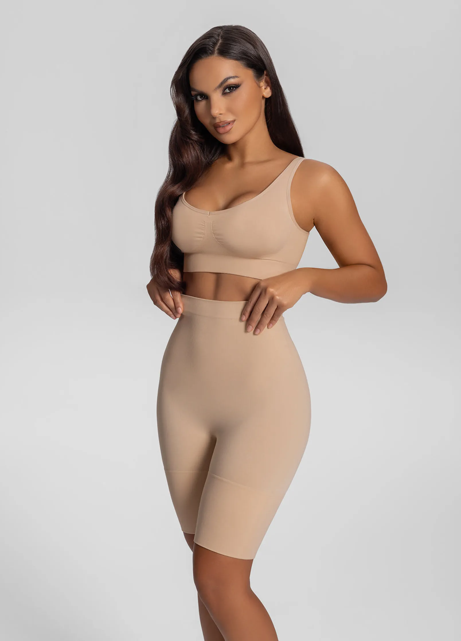 Nahtlose mittellange Shapewear-Shorts