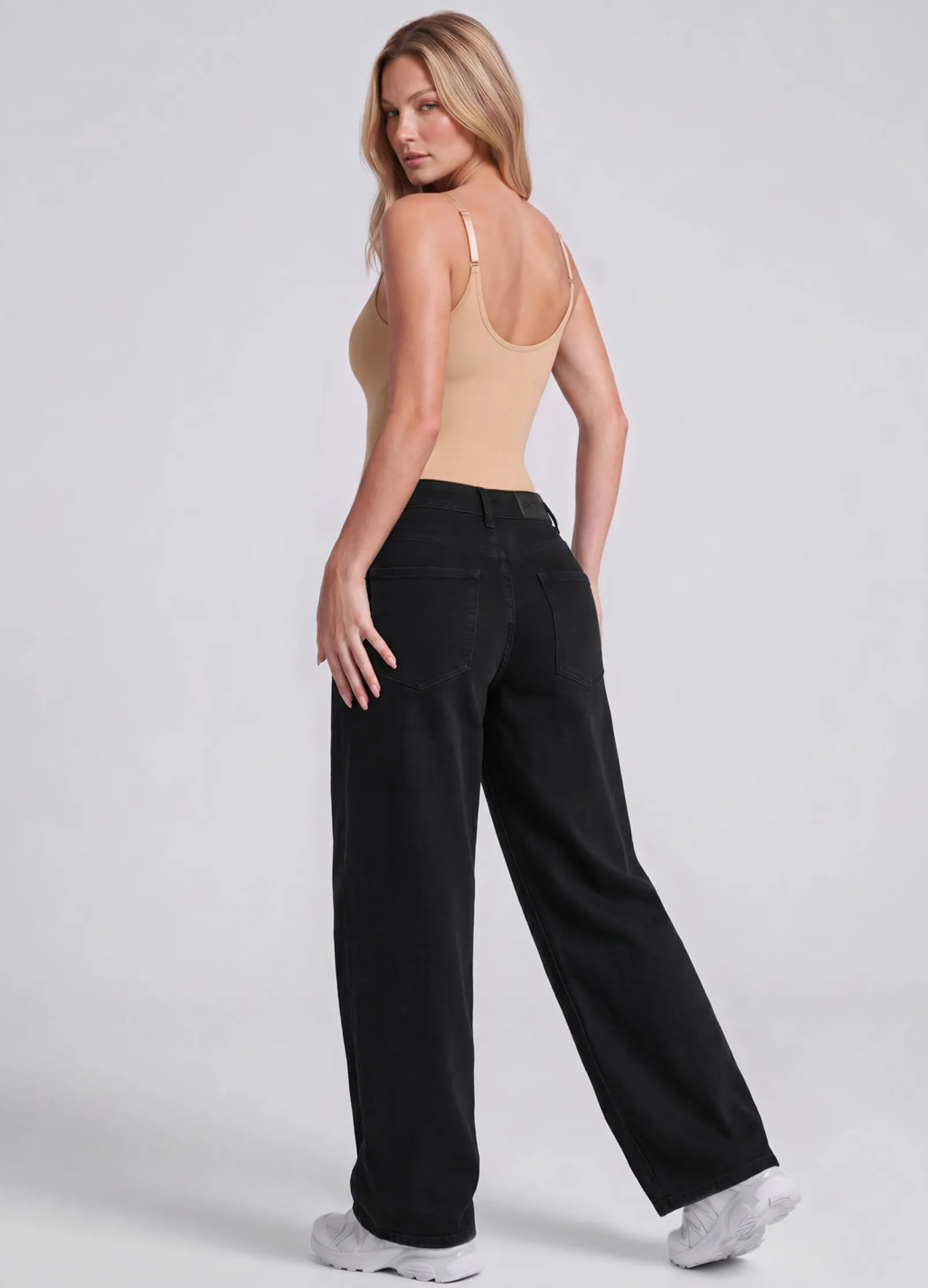 Nahtloser Shapewear-Body mit Trägern
