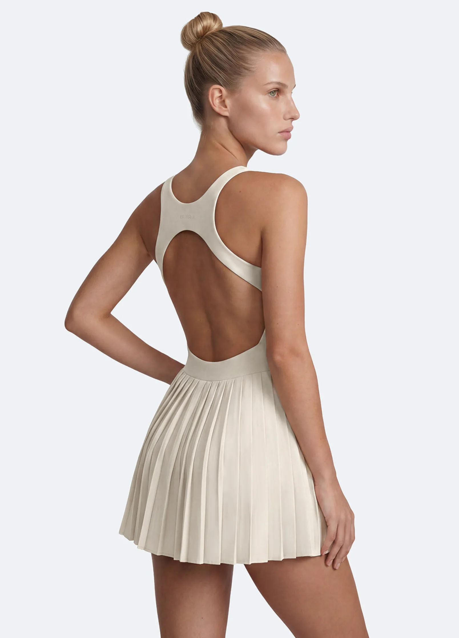 Rückenfreies Plissee-Tenniskleid