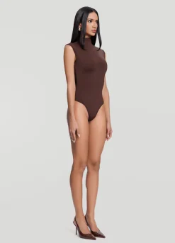 Ärmelloser Body mit Stehkragen