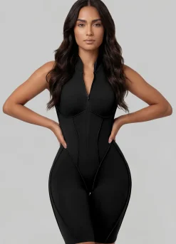 Ärmelloser Shorts-Catsuit mit geschlossenem Rücken