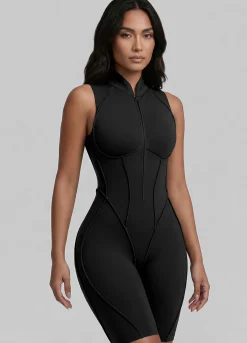 Ärmelloser Shorts-Catsuit mit geschlossenem Rücken