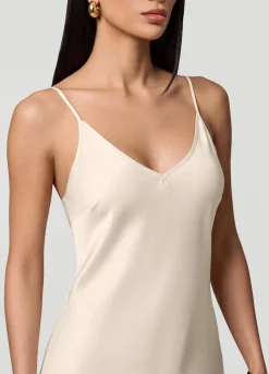 Satin-Maxikleid im Slip-Stil