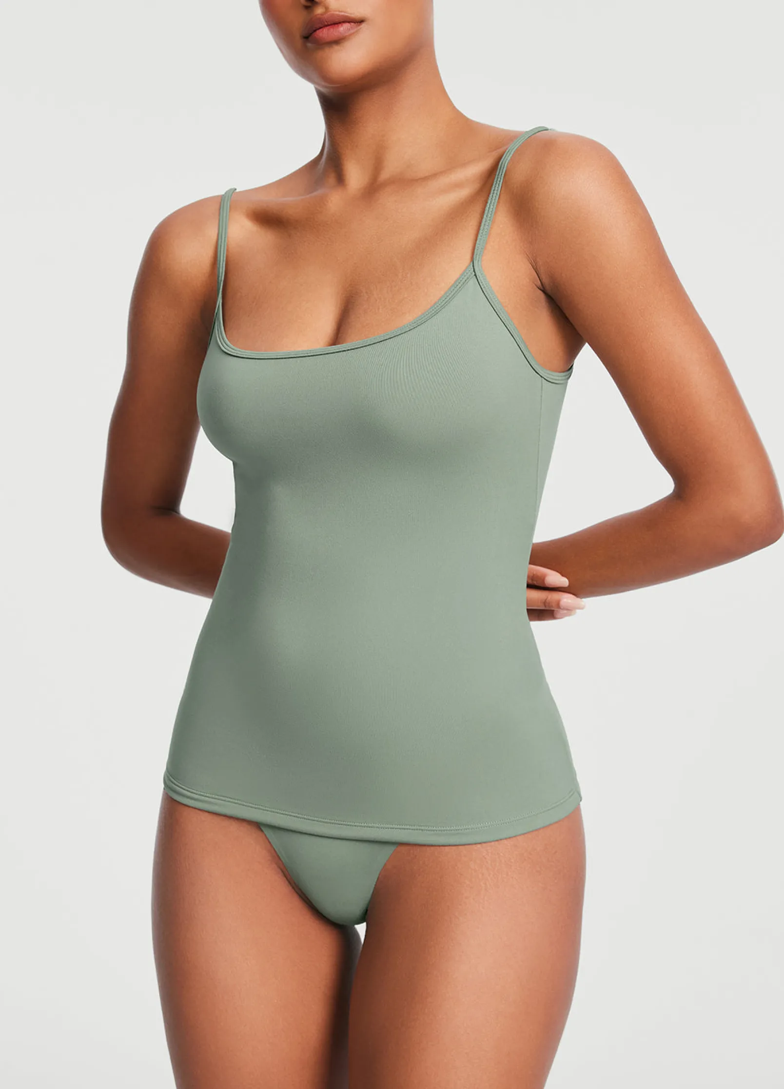 Tanktop mit dünnen Trägern