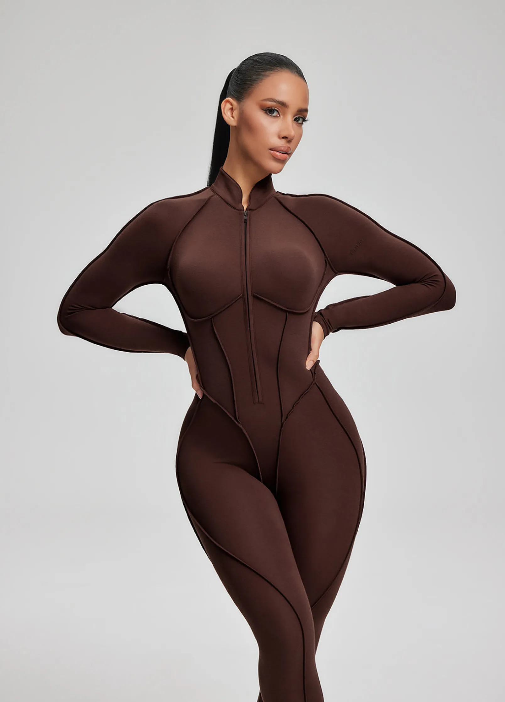 Weicher Alltags-Catsuit mit geschlossenem Rücken