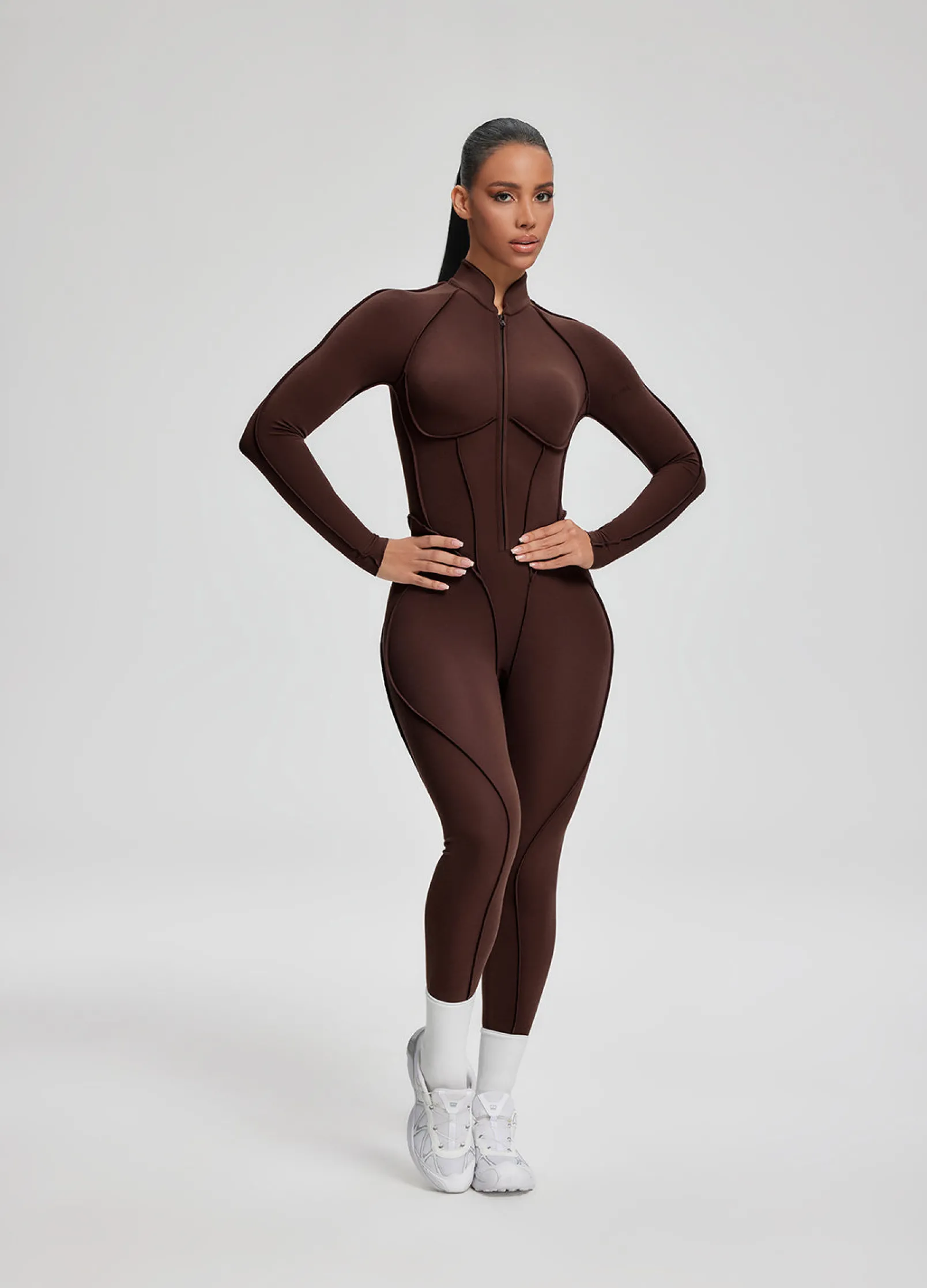 Weicher Alltags-Catsuit mit geschlossenem Rücken