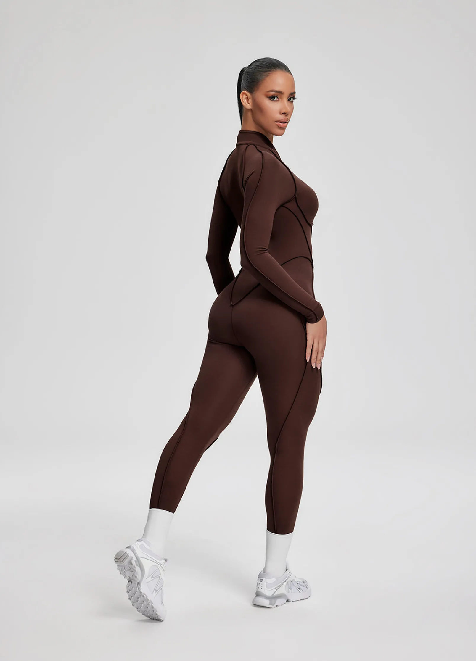 Weicher Alltags-Catsuit mit geschlossenem Rücken